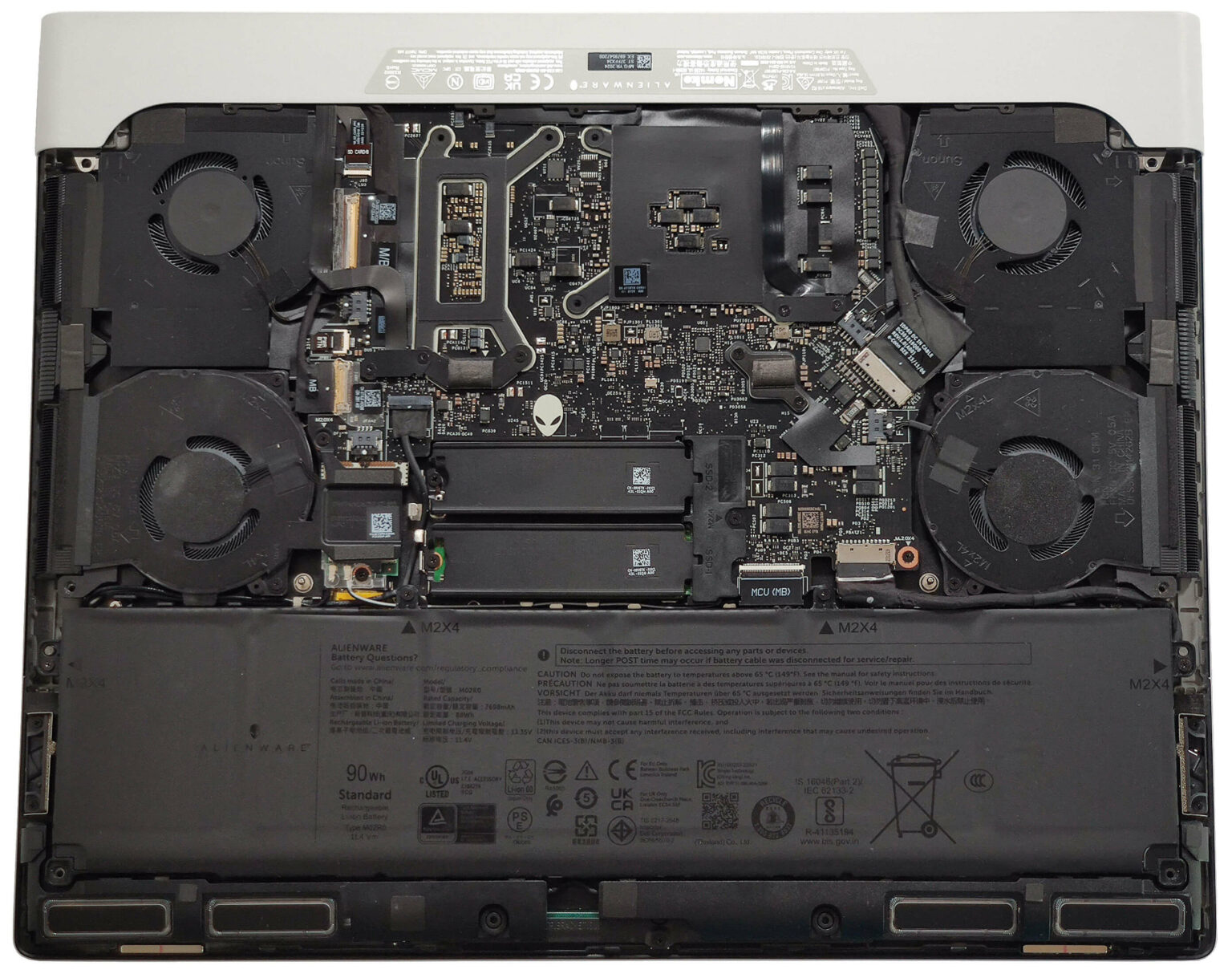 Internal Photo of Dell Alienware X16 R1, X16 R2, backlit US keyboard (Alienware x16 R2)